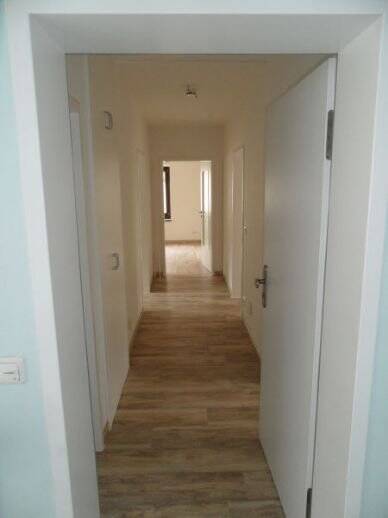 3,5 Zimmer, Küche, Bad, Esszimmer, in ruhiger Lage in Sieglizhof, mit großer Terrasse und Blick ins Schwabachtal. KEINE PROVISION, da Privatvermietung – Erlangen – Vorschaubild 4
