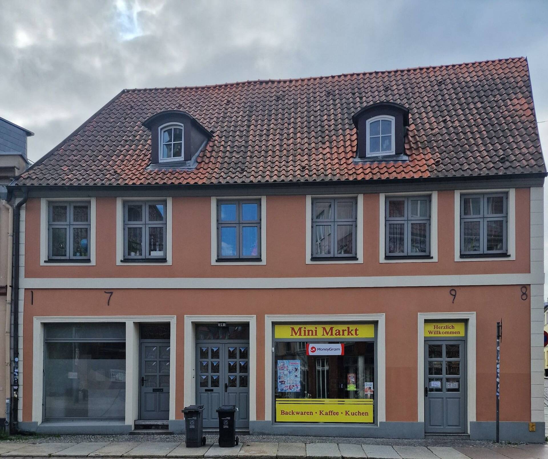 Mehrfamilienhaus in 18439 Stralsund mit 180 m² kaufen