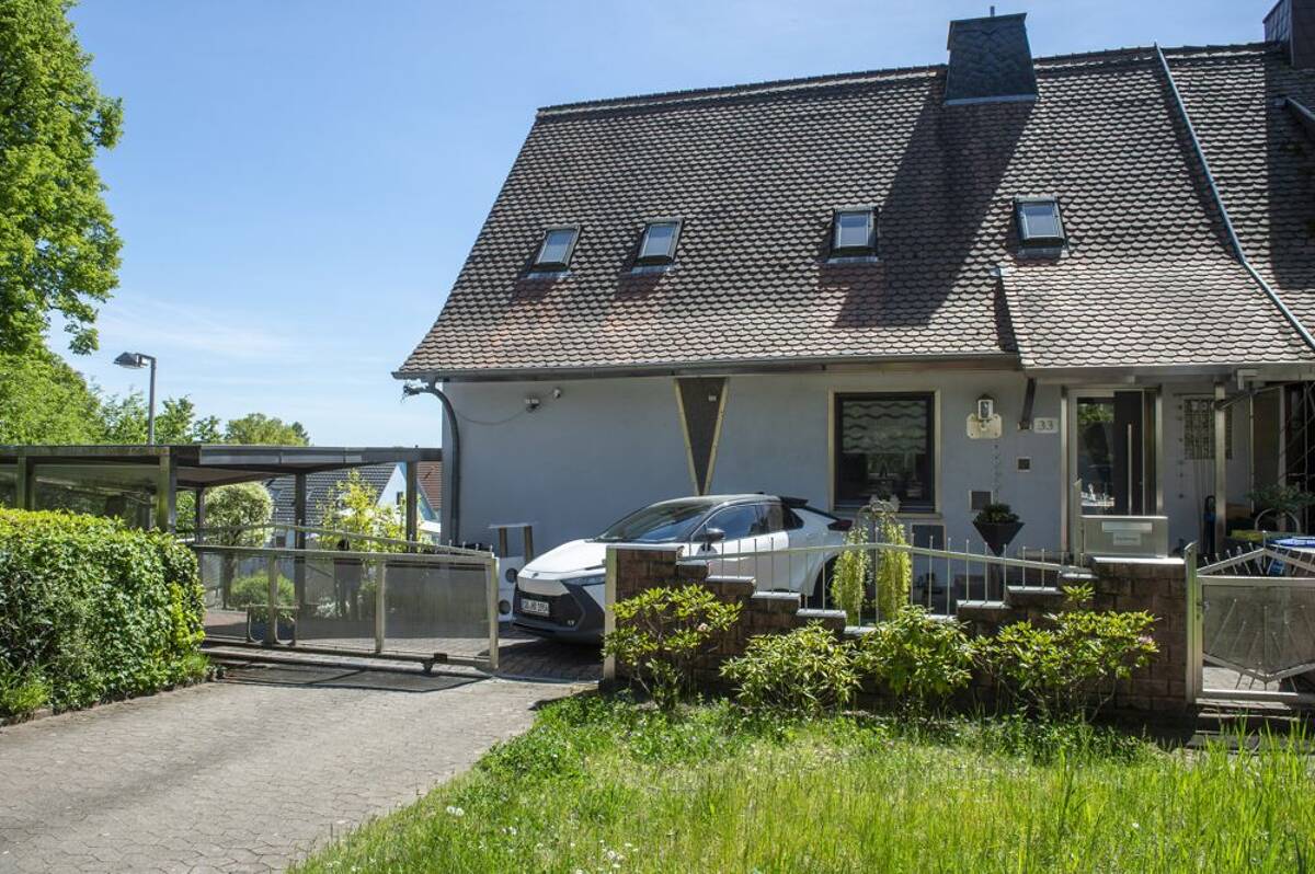 Wohnen an der Natur- Exklusive Doppelhaushälfte in Waldrandlage – 66113 Saarbrücken – Bild 1 von 9