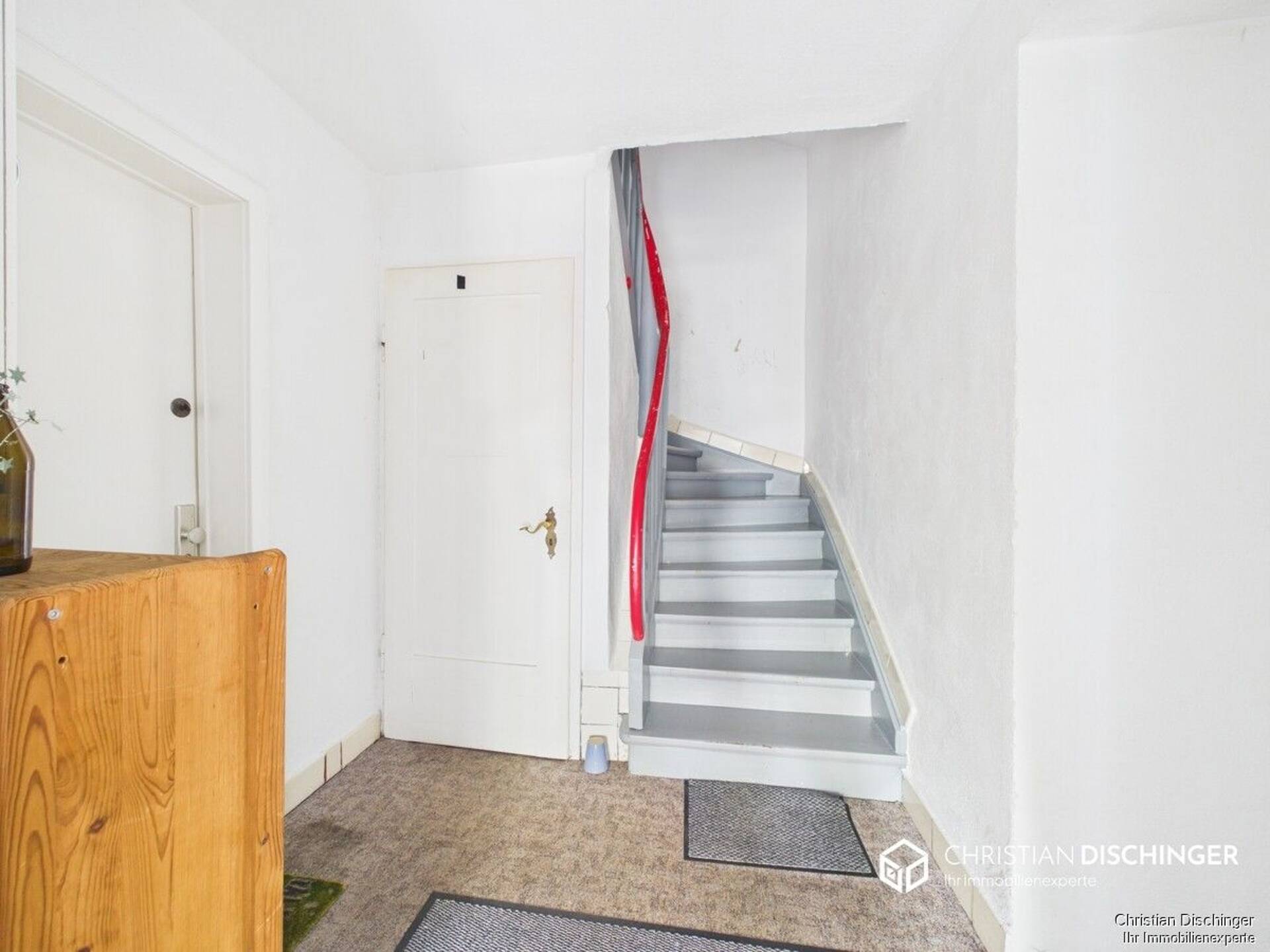 Mehrfamilienhaus in 93055 Regensburg / Schwabelweis mit 421 m² kaufen