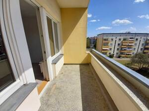 Eine 3 Raumwohnung mit Balkon - frisch renoviert! – 1309 Dresden – Vorschaubild 4