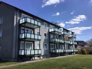 Gemütliche 2-Raumwohnung mit Tageslichtbad und Balkon.