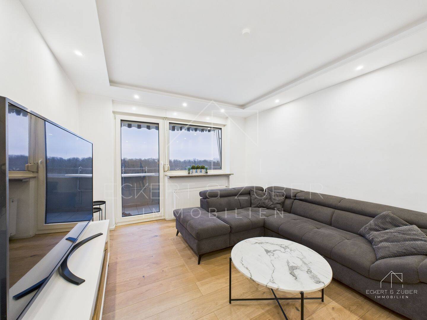 Modernisierte 2-Zimmer-Wohnung mit Südbalkon und Aufzug – Nürnberg – Vorschaubild 2