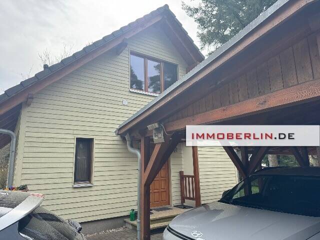 IMMOBERLIN.DE - Sehr sympathisches Holzhaus mit schönem Südgarten in naturverbundener Lage – Schorfheide – Bild 1 von 9