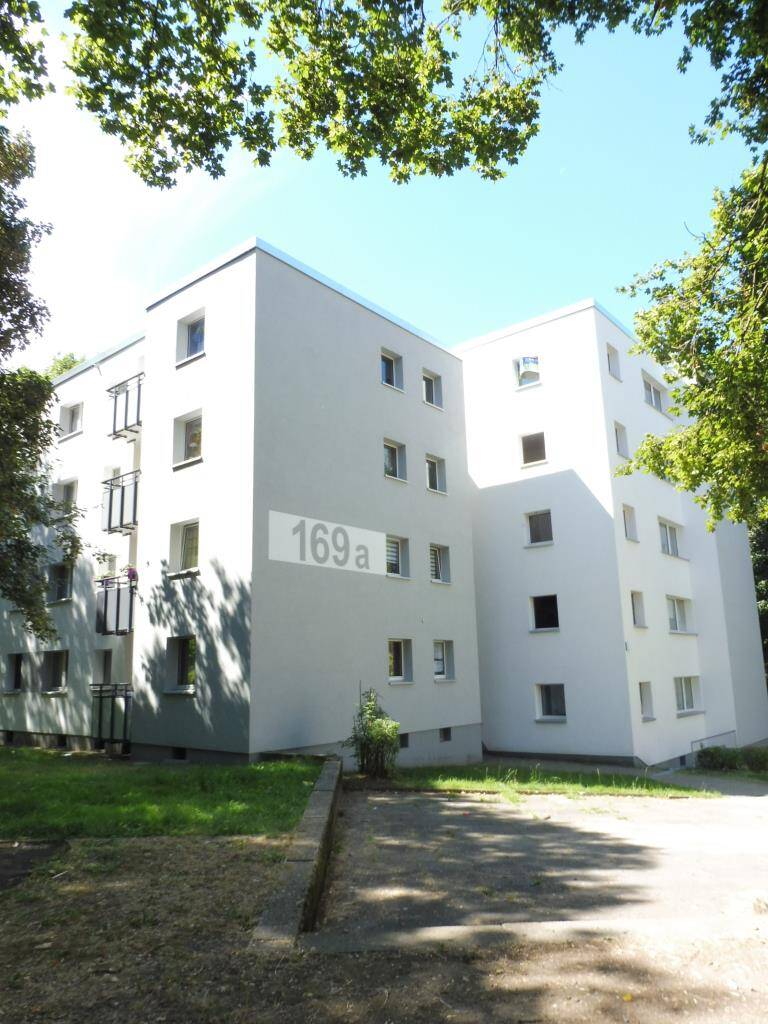 Anmieten und 500 EUR WM-Prämiengutschein sichern! Renovierte 3-Zimmer-Wohnung mit Balkon in Oberbarm