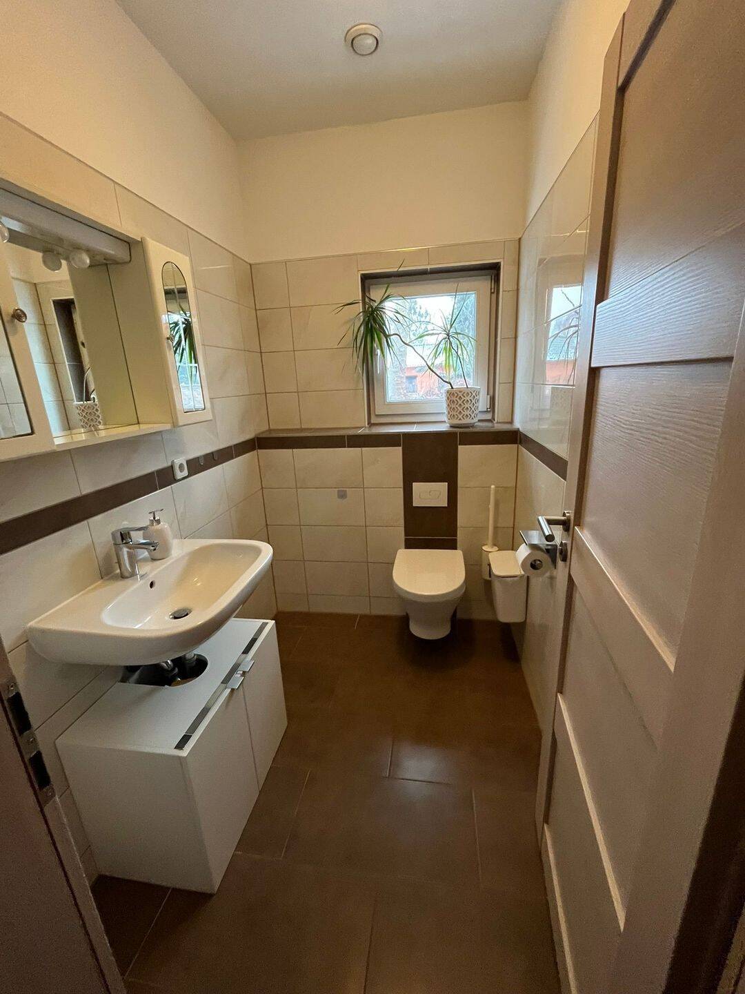 Moderne möblierte Haushälfte mit Garten – ab August 2026 190 m² | 6 Zimmer | Garten | möbliert | langfristige Vermietung/Mietkauf möglich – Falkensee – Vorschaubild 8