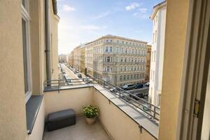 STILVOLL WOHNEN MIT BALKON, BEZUGSFREI