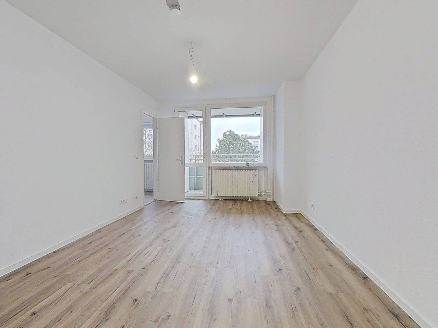 Modernes Single-Apartment mit BALKON und tollem Ausblick