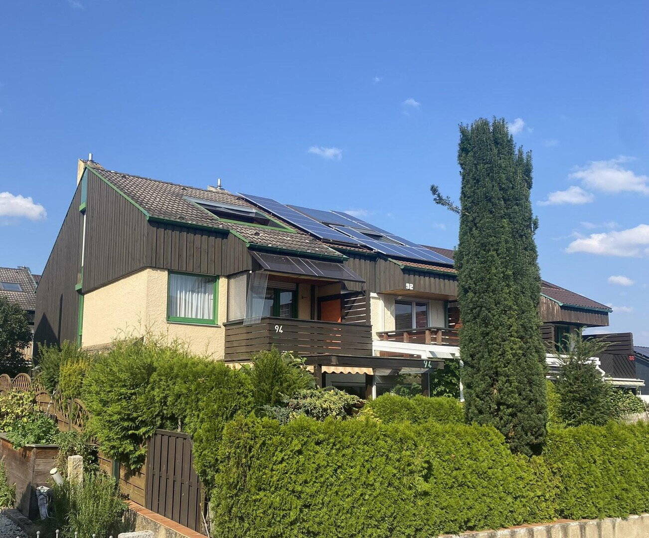 Charmantes Reiheneckhaus mit Garten, Balkon & Dachterrasse in sonniger Lage – Ehningen – Bild 1 von 9