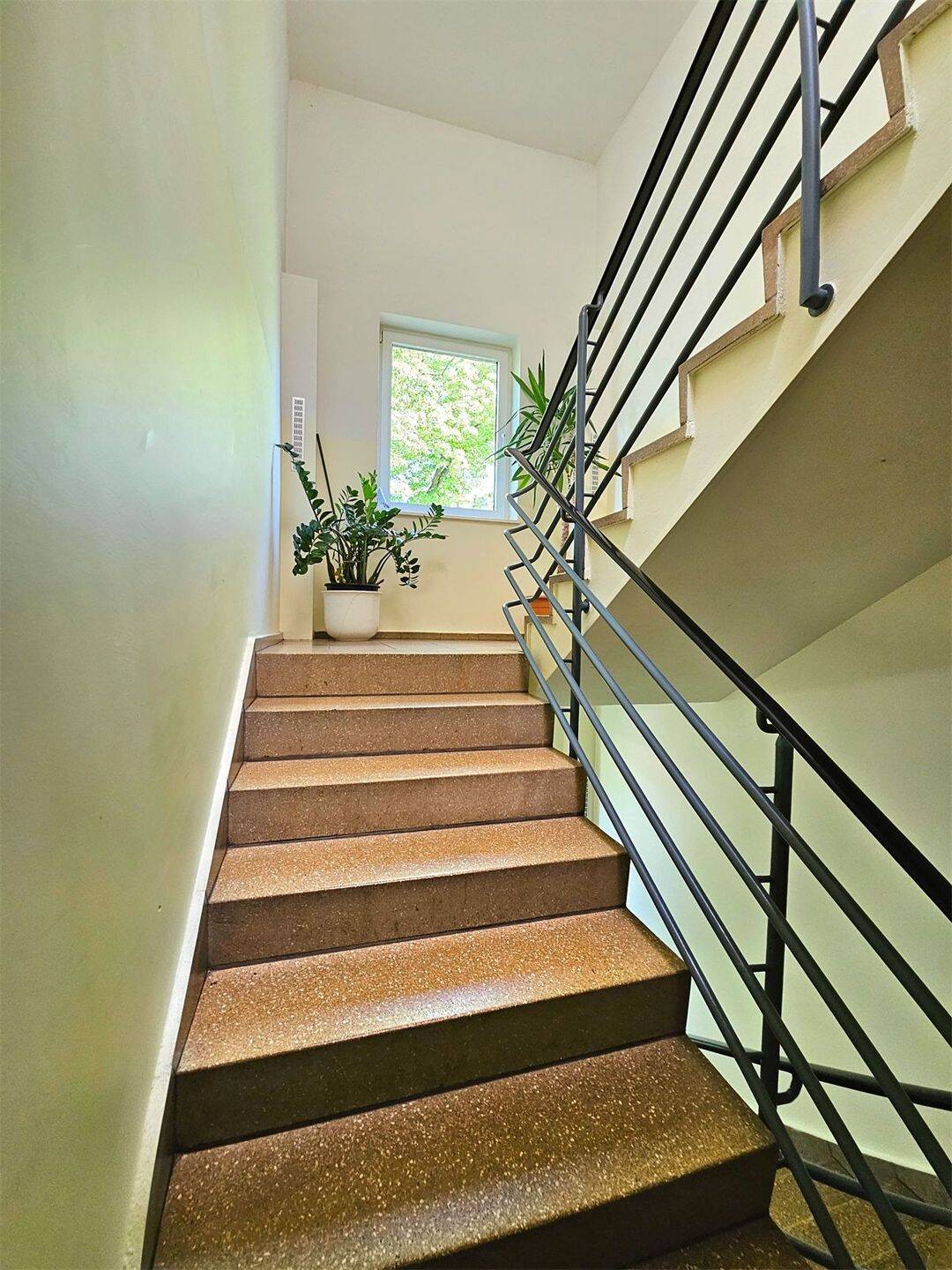 Berlin-Spandau - 2 Zi - FREI - Nahe Altstadt - Mit Sonnenbalkon und Einbauküche – Berlin – Vorschaubild 2