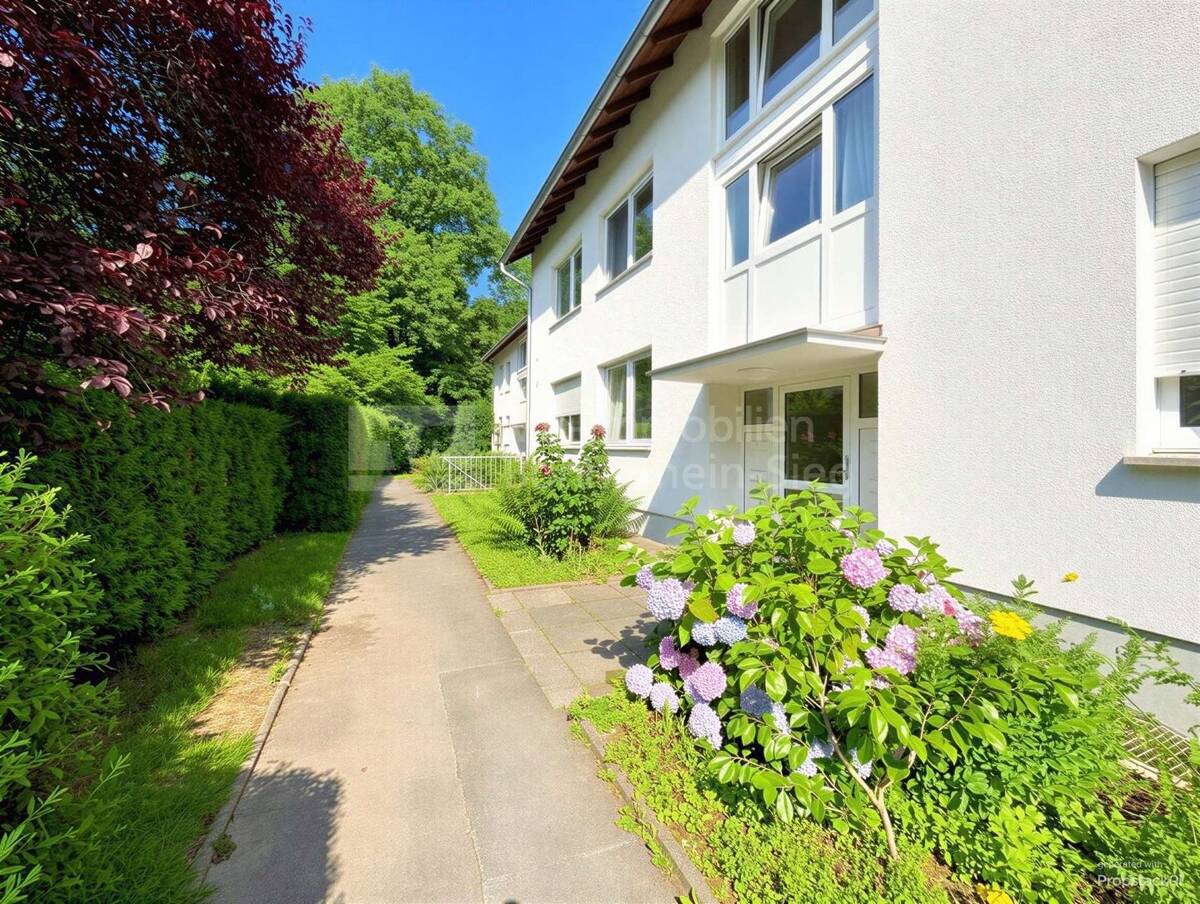 Freiwerdend! Traumhafte Wohnung mit Balkon und 2 Stellplätzen! – 53179 Bonn – Bild 1 von 9
