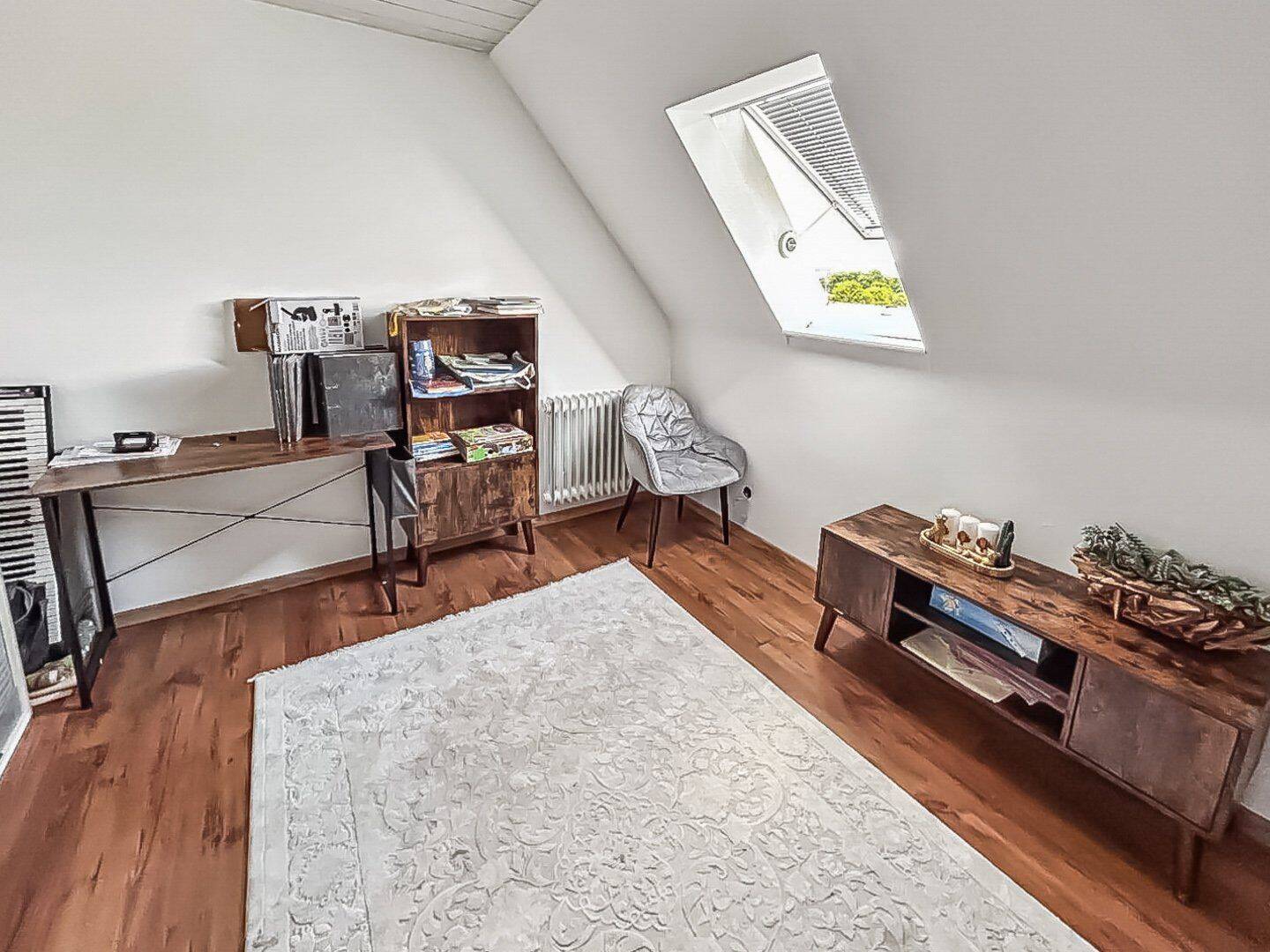 Schönes, lichtdurchflutetes Einfamilienhaus mit Einliegerwohnung und Garten in Fronhausen – Fronhausen – Vorschaubild 9