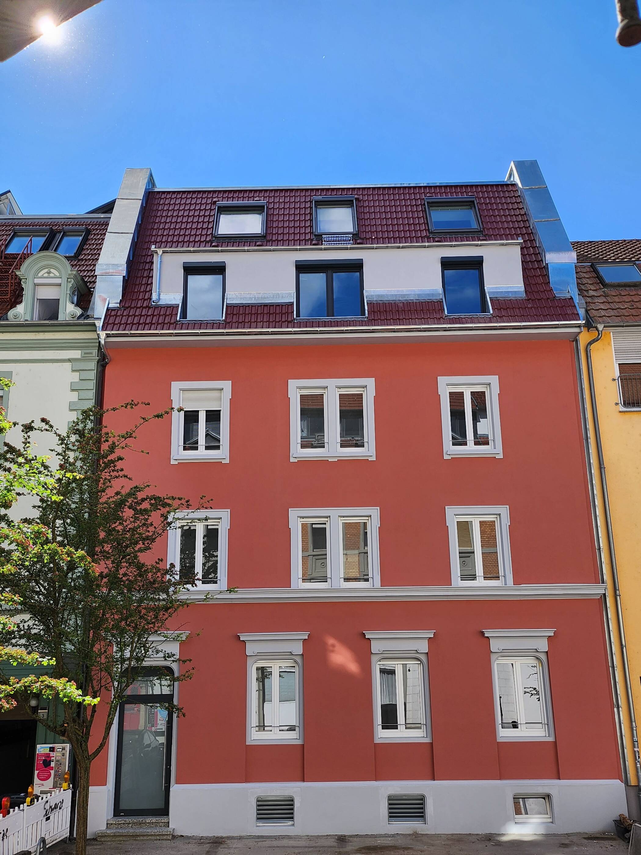 4-Zimmer-Wohnung in neu saniertem 5-Familien-Jugendstil-Haus 1. OG Provisionsfrei