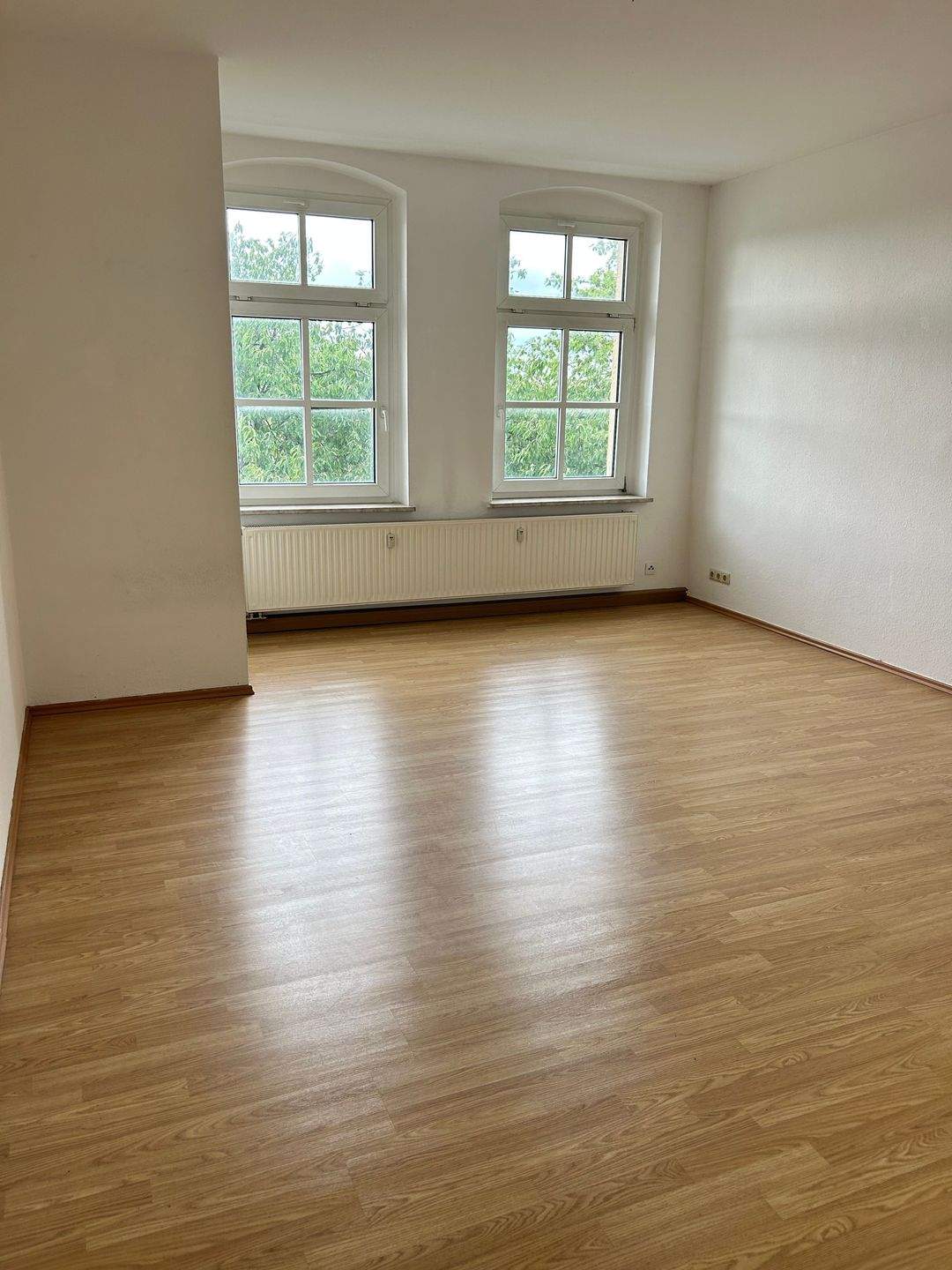 GEMÜTLICHE WOHNUNG MIT EINBAUKÜCHE SUCHT NEUEN MIETER!!! – Chemnitz – Vorschaubild 3
