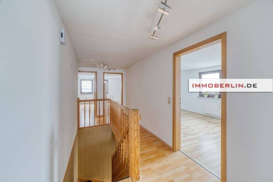 IMMOBERLIN.DE - Attraktives Haus mit zwei Wohneinheiten & Nebengebäude inkl. Doppelgarage – Mönkebude – Vorschaubild 4