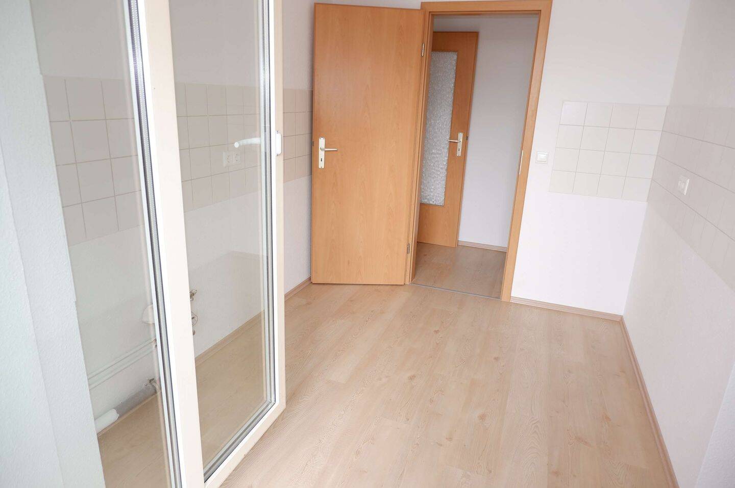 Alles NEU !!! Balkon + offener Küche im 1. OG !!! – Chemnitz – Vorschaubild 8