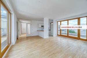 IMMOBERLIN.DE - Lichtdurchflutete Wohnung mit ruhigen Terrassen in zentraler Lage – 10115 Berlin – Vorschaubild 1
