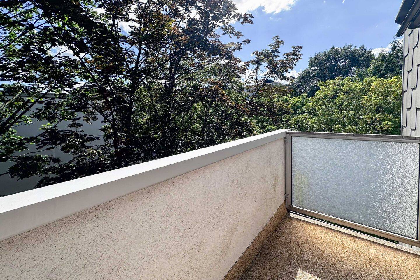 Sofort bezugsfrei - 3 Zimmer ETW mit sonnigem Balkon und Garage auf einem Erbbaugrundstück – Bochum – Vorschaubild 2