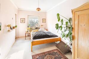 Doppelhaushälfte mit großzügigem Grundstück, Gartenidylle und Entwicklungsperspektive – 81247 München – Vorschaubild 8