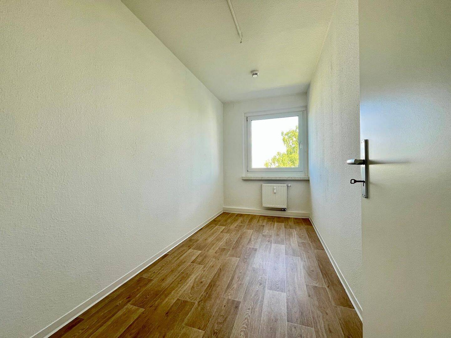Viel Platz zum Leben: Gepflegte Wohnung mit Balkon und Nähe zu Einkauf & Freizeit – Chemnitz – Vorschaubild 5