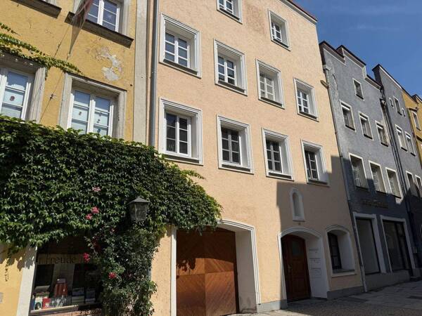 Haus in 84489 Burghausen mit 312 m² kaufen