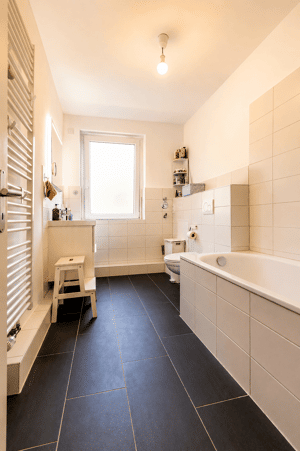 Moderne 4-Zimmer-Erdgeschoss-Wohnung mit Sonnenterrasse in gefragter Nachbarschaft! – 22607 Hamburg – Vorschaubild 8
