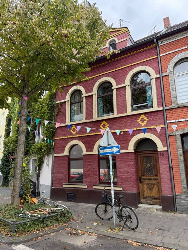Mehrfamilienhaus in 50733 Köln mit 190 m² kaufen