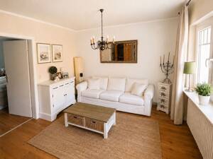 Renovierte möblierte 4-Zimmer-Wohnung mit offener Küche, Garten, Balkon und Stellplatz in Wiesbaden-Naurod