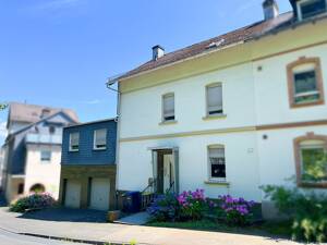 Schöne Doppelhaushälfte mit großem Garten in Siegen! – 57072 Siegen – Vorschaubild 2