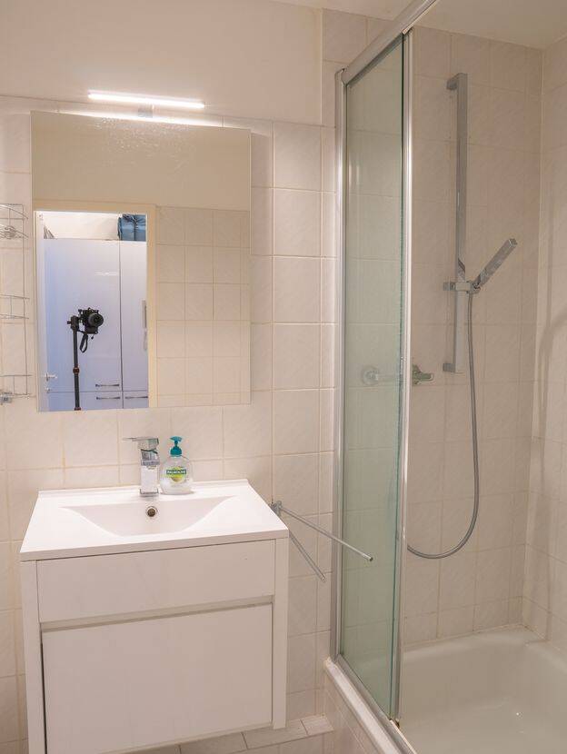 Voll-Möbliertes Studio in Innenstadtnähe / fully furnished studio – Düsseldorf – Vorschaubild 5