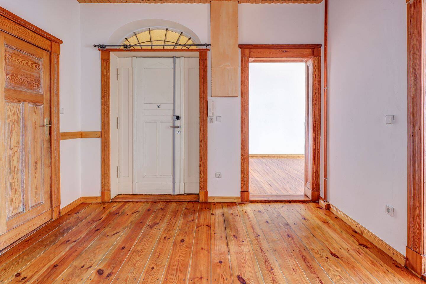 Lichtdurchflutetes Altbau-Juwel in der Kastanienallee – Berlin – Vorschaubild 2