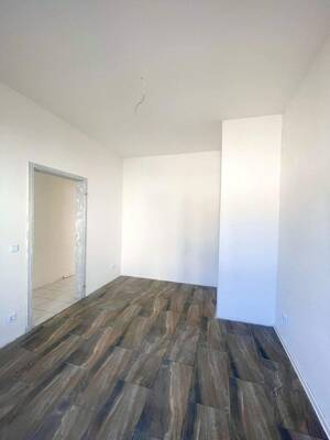 Mitten drin statt nur dabei – renovierte 2-Zimmer-Wohnung mit Balkon und Aufzug in Saarbrückens Innenstadt – 66111 Saarbrücken – Vorschaubild 4