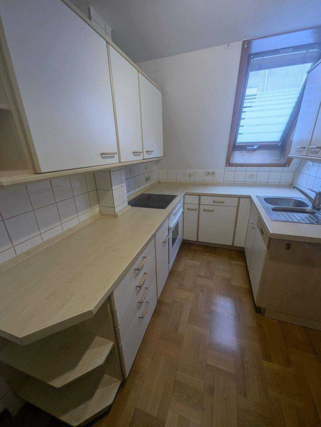 Zweifamilienhaus mit Maisonettewohnung und Gewerbeeinheit im Ebersbacher Stadtzentrum