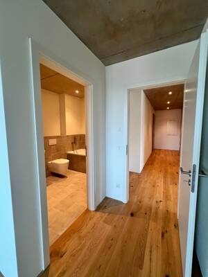 3-Zimmer-Neubauwohnung mit ca. 102 m², traumhaftem Bergblick, Süd-West-Ausrichtung und Einbauküche – 83024 Rosenheim – Vorschaubild 9