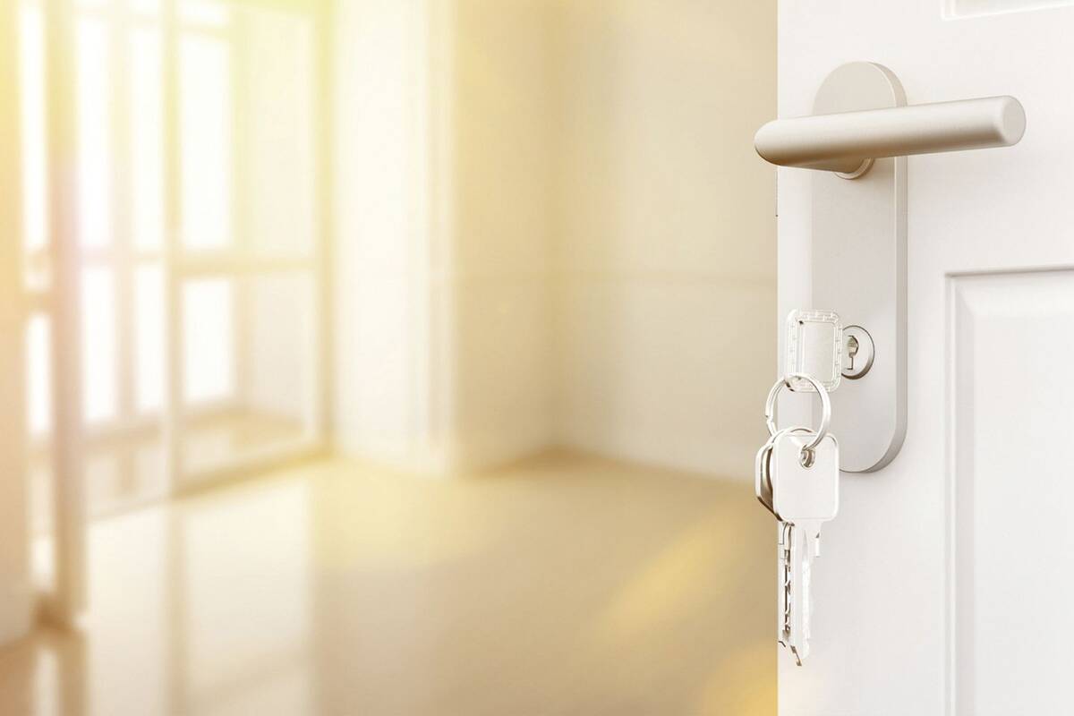 Mörsenbroich: Charmante Altbauwohnung mit Balkon – 40470 Düsseldorf – Bild 1 von 9