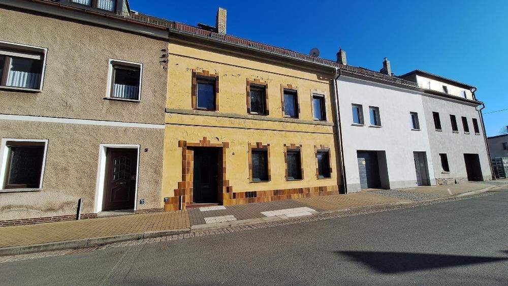 !!! Reihenhaus mit Potential in Glauchau !!! – Glauchau – Bild 1 von 9