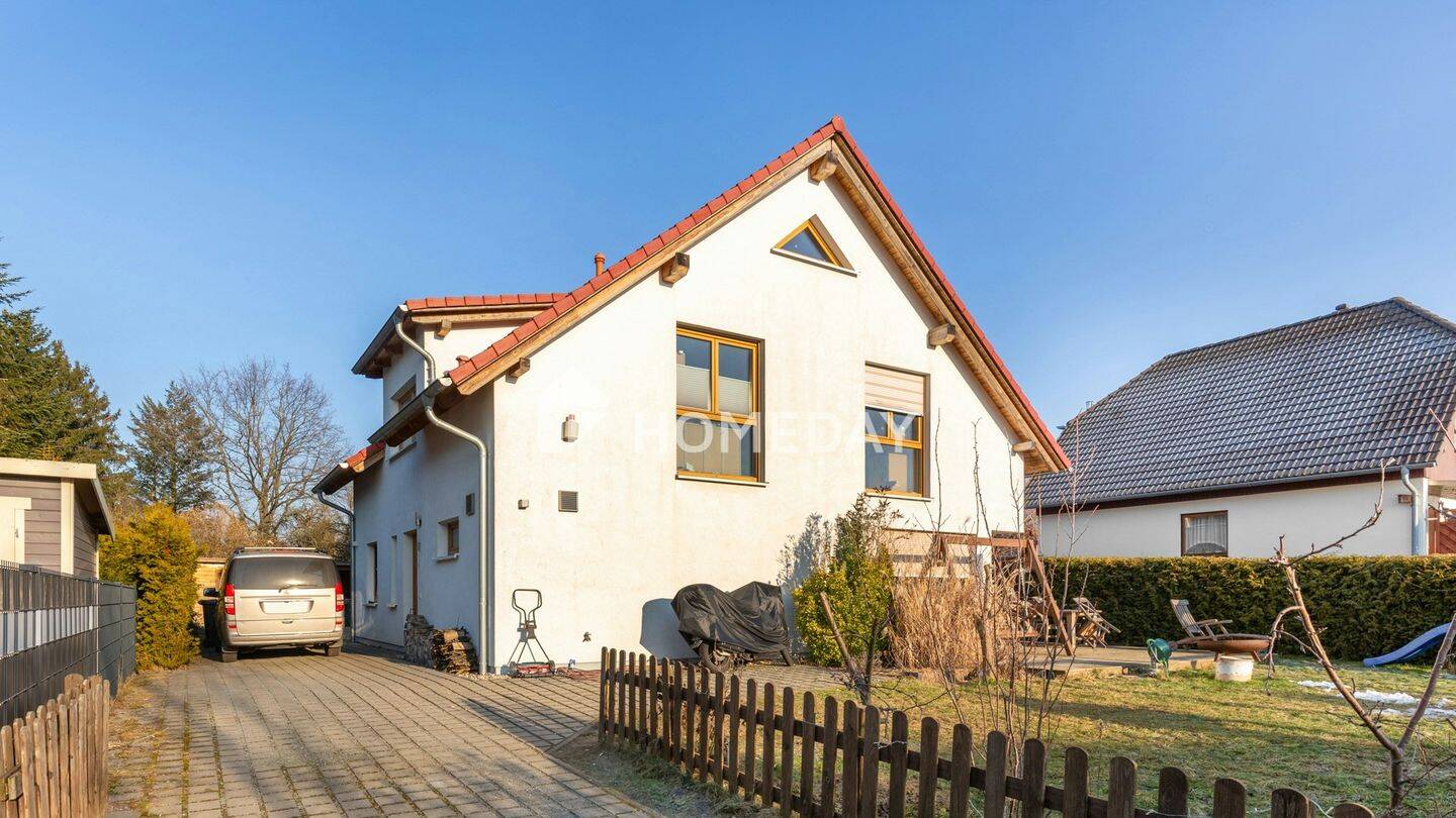 Massiv gebautes KfW-70-Haus mit 5 Zimmern, hohem Wohnkomfort und schönem Garten
