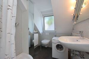Schön möblierte DG-Wohnung in toller Wohnlage im Stuttgarter Westen – 70193 Stuttgart – Vorschaubild 4