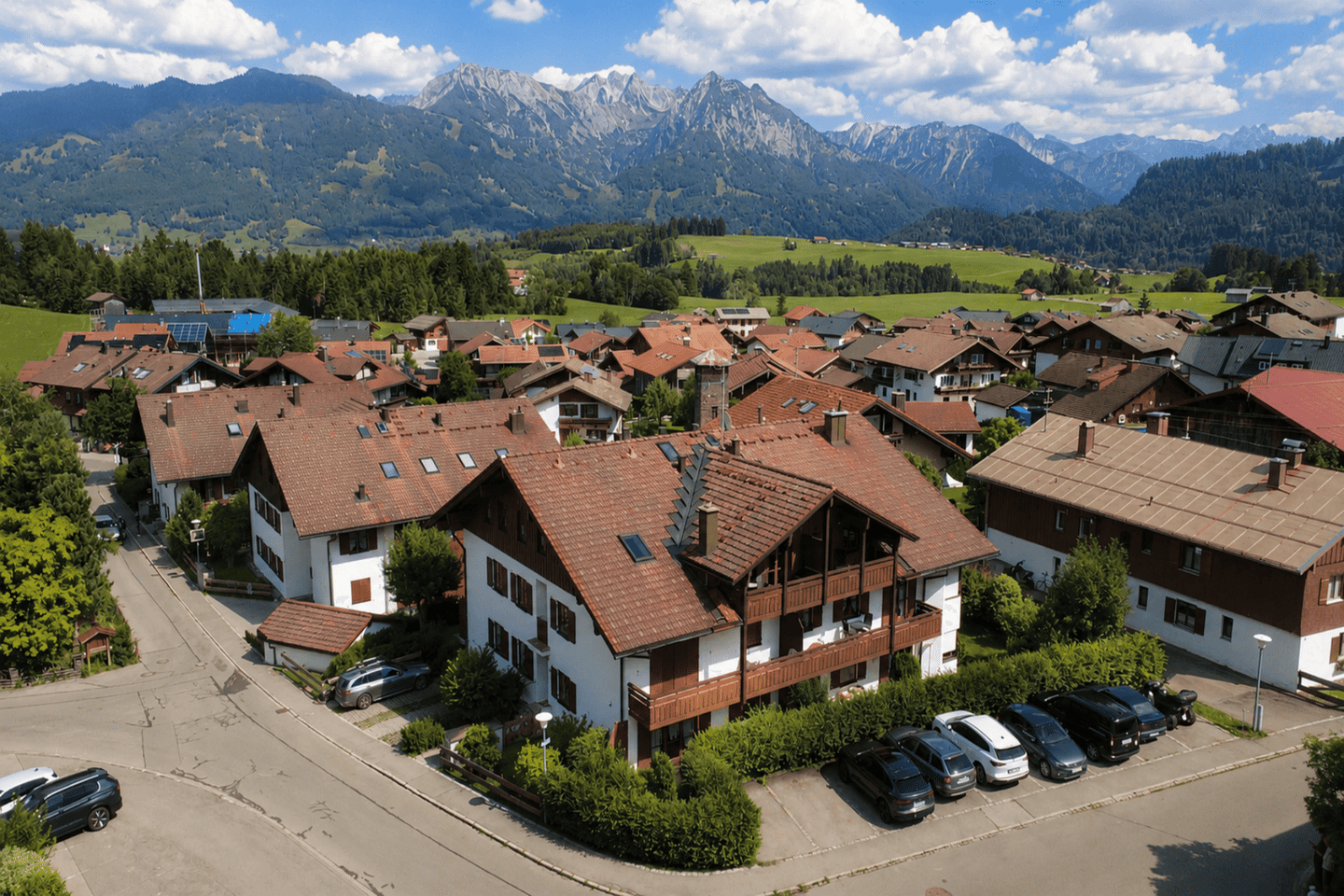 Wohnen, wo andere Urlaub machen - Zwei-Zimmer-Wohnung mit Garten und Bergpanorama