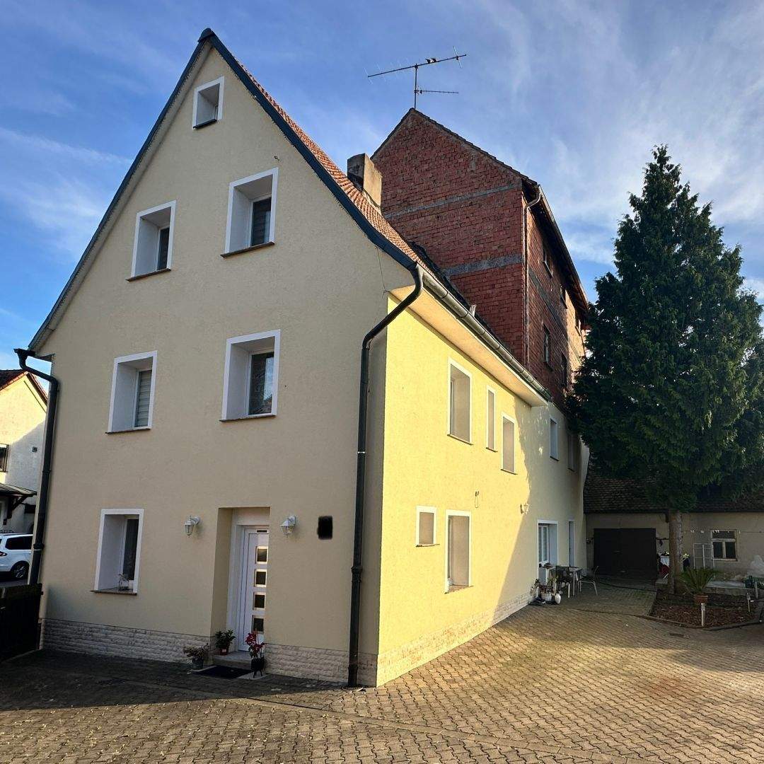 Gepflegtes EFH mit über 1.000 m² Grundstück, Scheune und Ausbaureserve – Schlüsselfeld – Bild 1 von 9