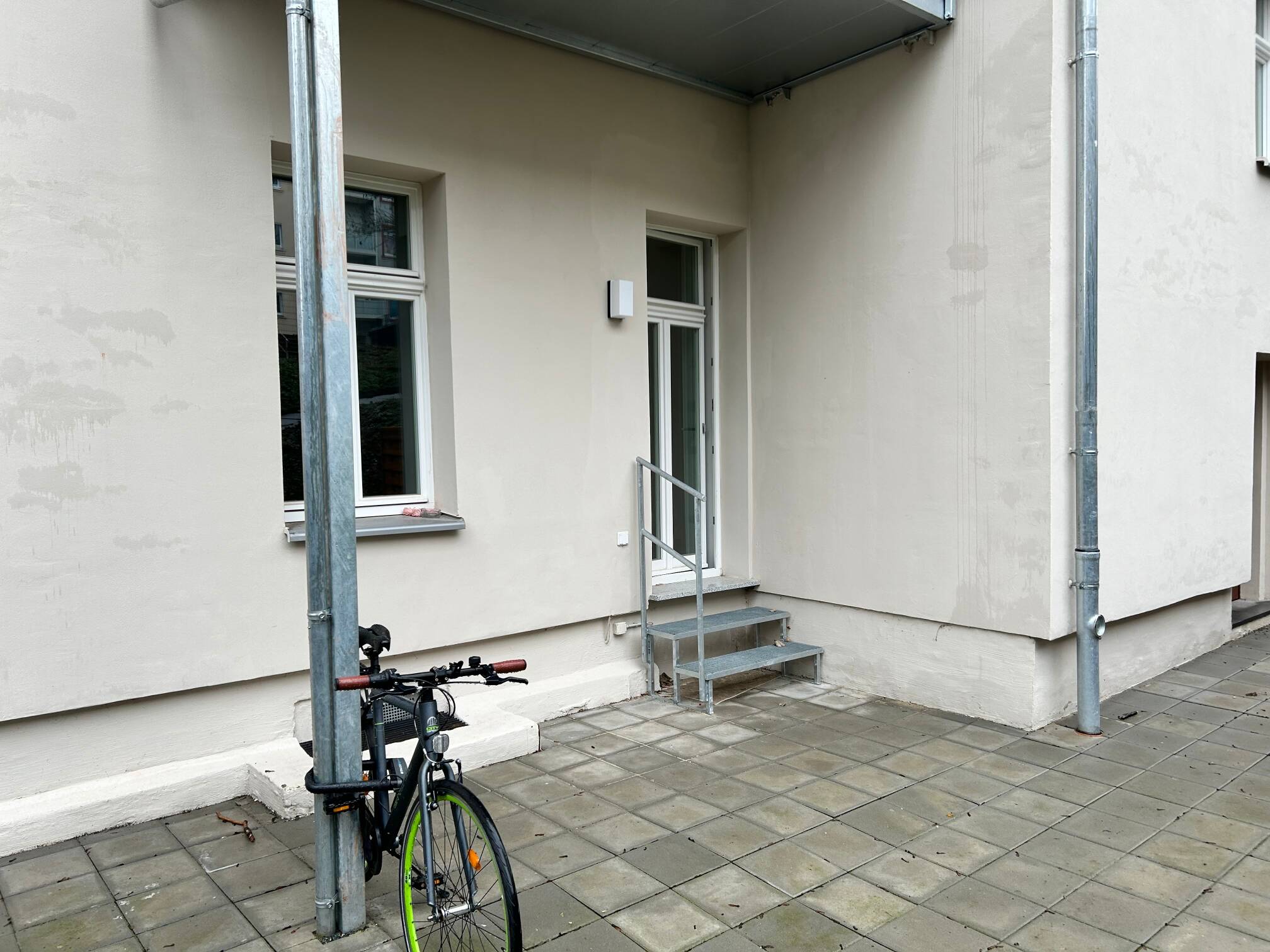 Großzügiges WOHNEN!!! Terrasse, Parkett, Fußbodenheizung sowie modernes Tageslichtbad – Chemnitz – Vorschaubild 3