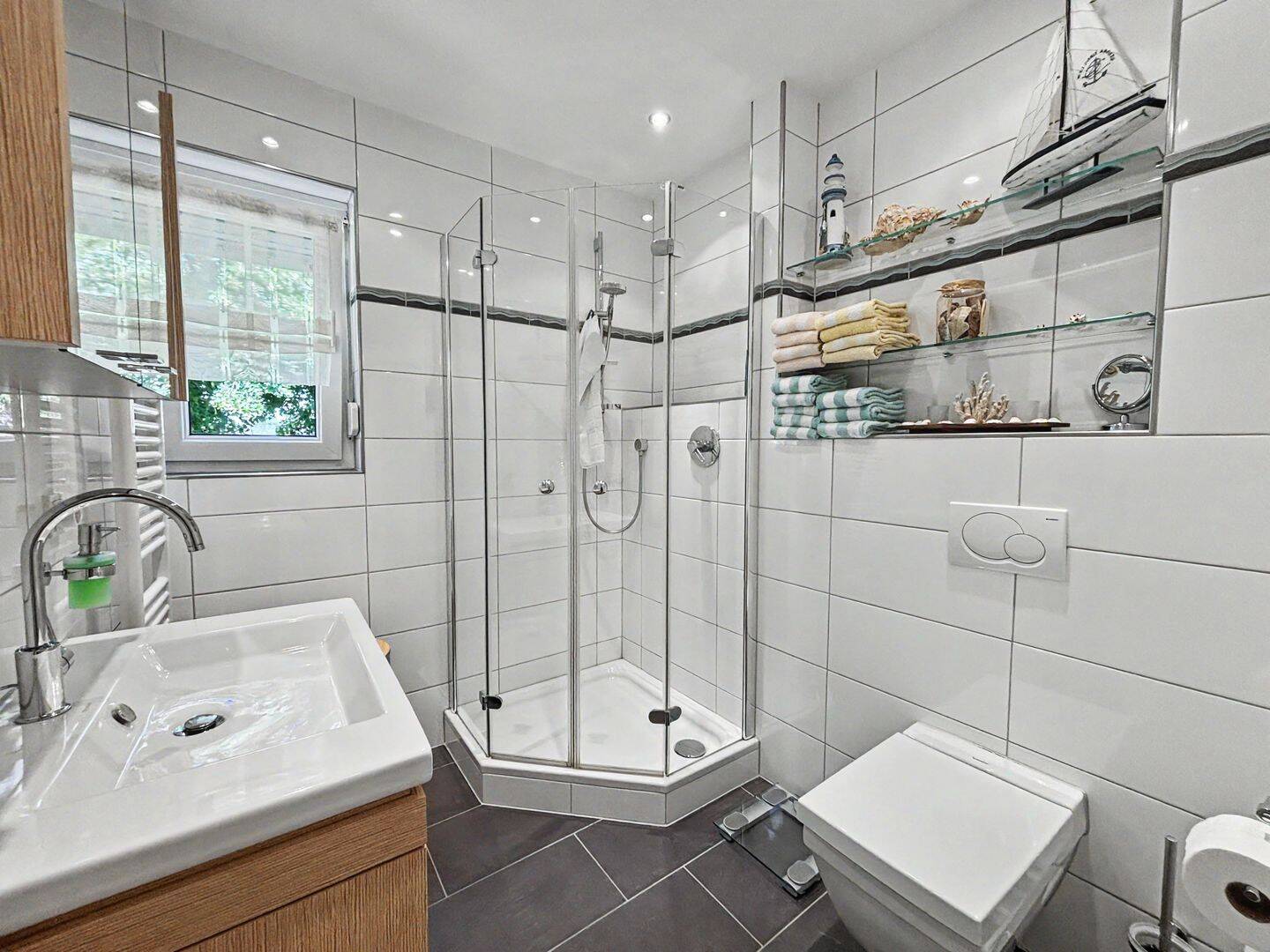 Ein Zuhause mit Platz für Generationen - gepflegtes Zweifamilienhaus mit großem Grundstück in Nittel – Nittel – Vorschaubild 8