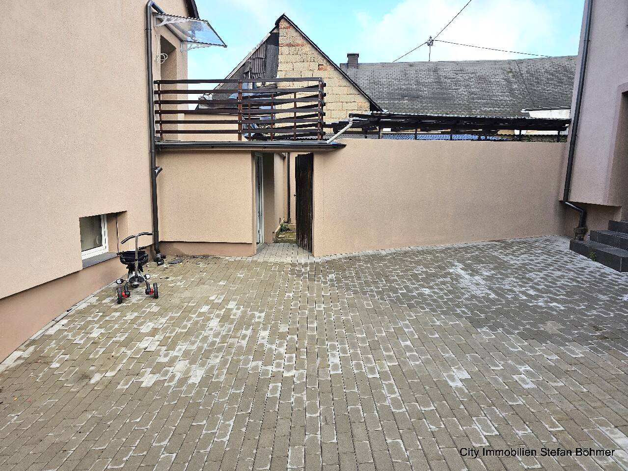 2 Häuser zu Preis für Eines :-) Charmantes Einfamilienhaus mit Innenhof in Kasel – Kasel – Vorschaubild 4