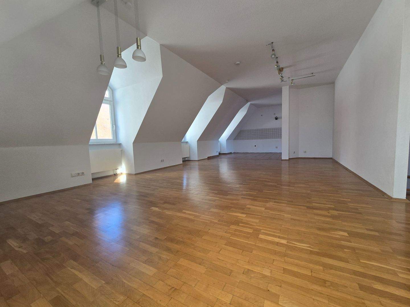 Lichtdurchflutete Wohnung im Atelierstil mit Blick auf den Erfurter Dom ! – Erfurt – Vorschaubild 7