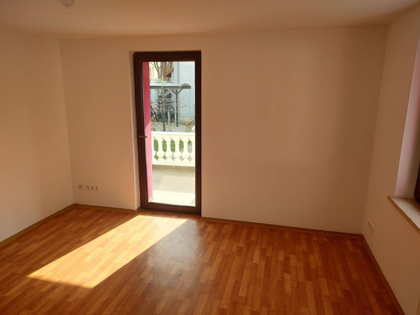 Erdgeschosswohnung mit Terasse und Garten – Nürnberg – Vorschaubild 2