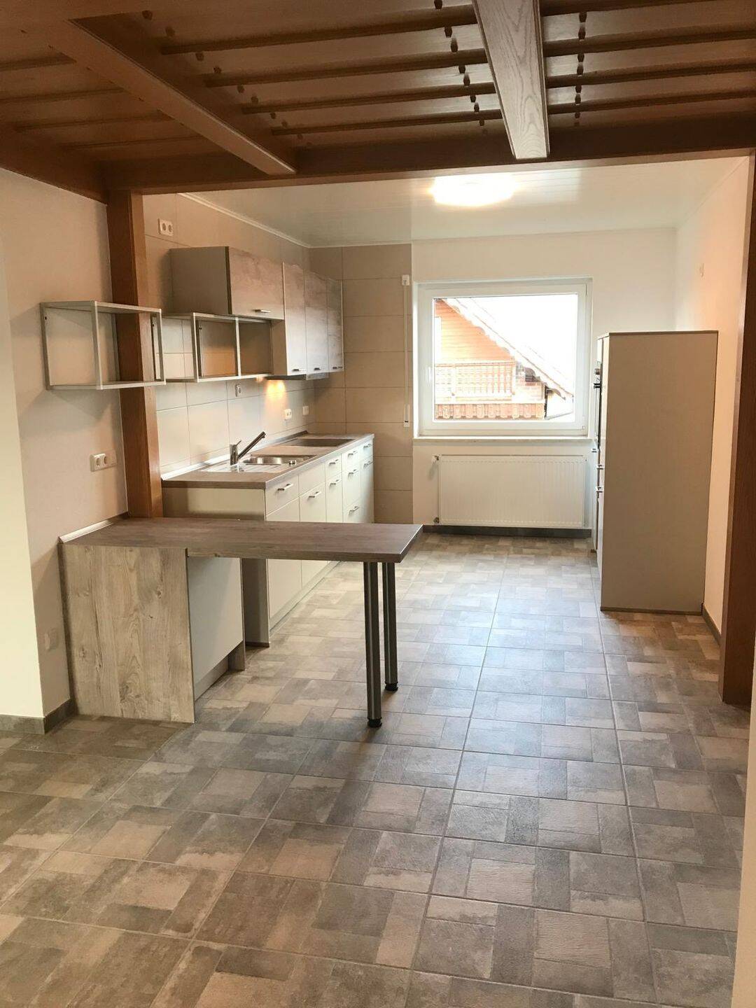 Gemütliches Mehrfamilienhaus in Freihung-Seugast: Ihr neues Zuhause wartet auf Sie! – Freihung – Bild 1 von 9