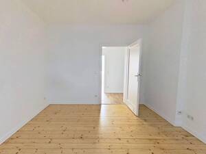 Gemütliche 2-Zimmer-Erdgeschosswohnung mit modernem Wannenbad und viel Lichteinfall – 33607 Bielefeld – Vorschaubild 2