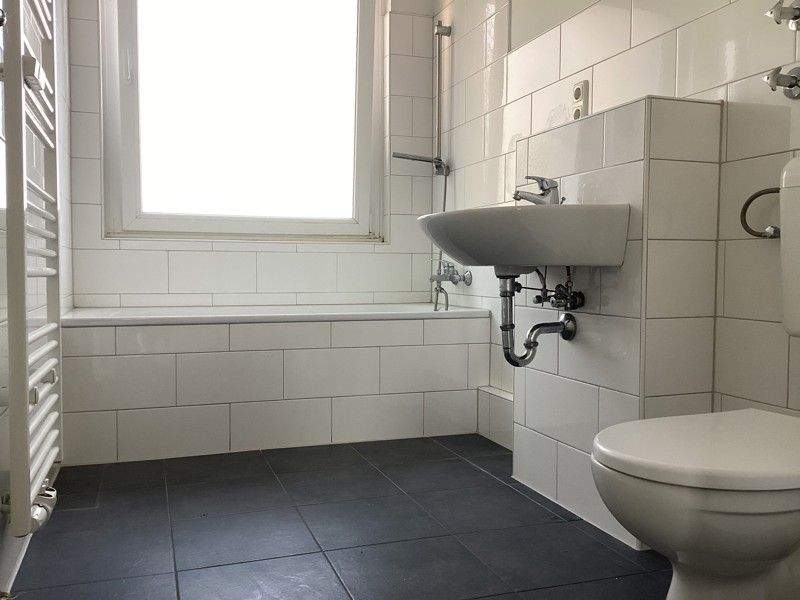 Helle 3-Zimmerwohnung mit Einbauküche und Balkon – Bielefeld – Vorschaubild 4