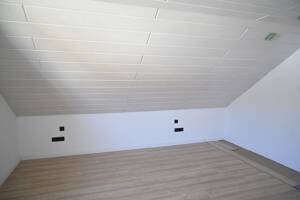 Charmante Dachwohnung mit sonniger Dachterrasse – 45357 Essen – Vorschaubild 8