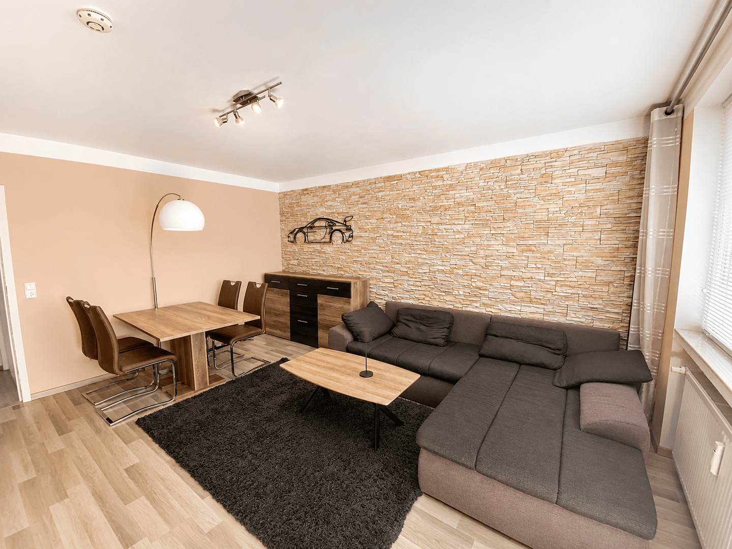 Gepflegte Eigentumswohnung mit Balkon, Garage und Stellplatz – Hannover – Vorschaubild 3